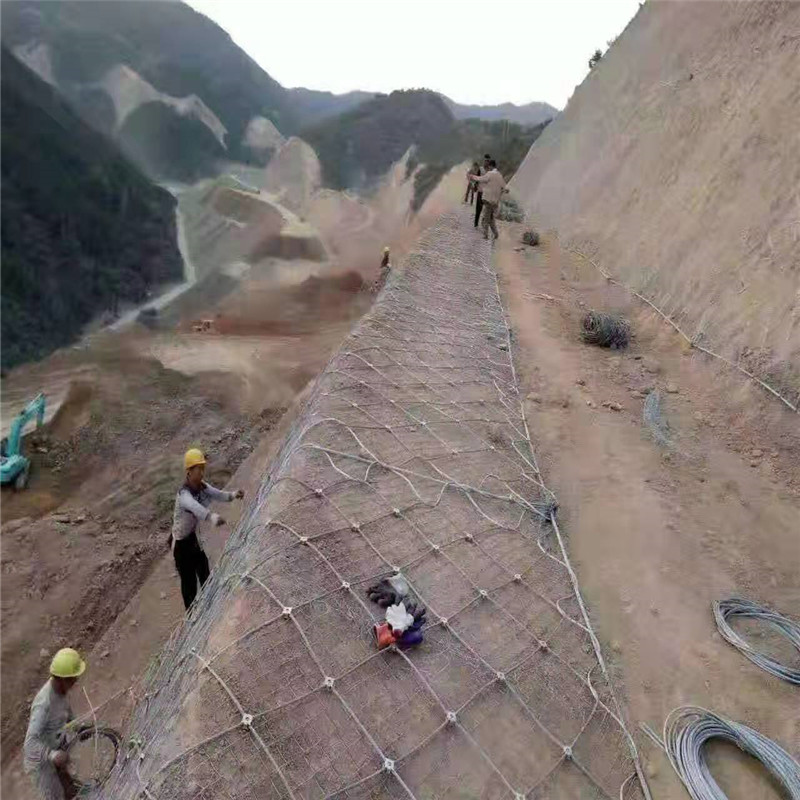 洞口綠化噴漿主動護坡網(wǎng) 聚榮網(wǎng) (2).jpg